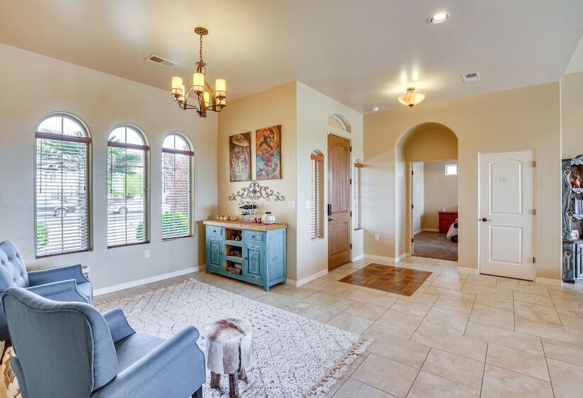 Unique Las Cruces Home W/ Patio + Gas Grill!