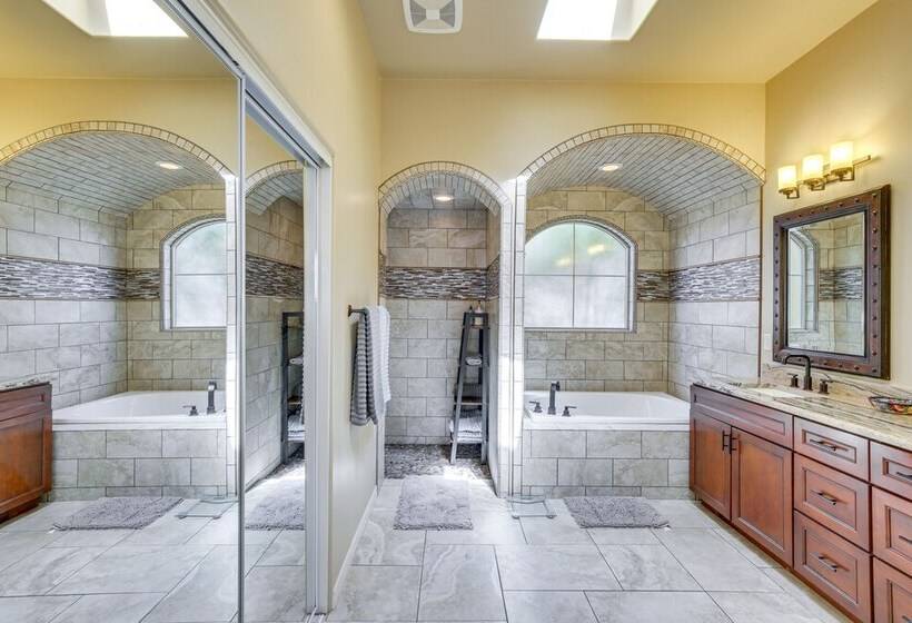 Unique Las Cruces Home W/ Patio + Gas Grill!