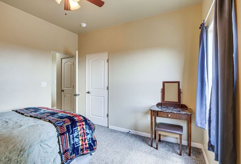 Unique Las Cruces Home W/ Patio + Gas Grill!