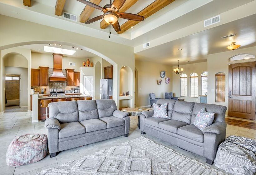 Unique Las Cruces Home W/ Patio + Gas Grill!