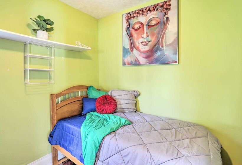 Unique Sandusky Home ~ 2 Blocks To Downtown!