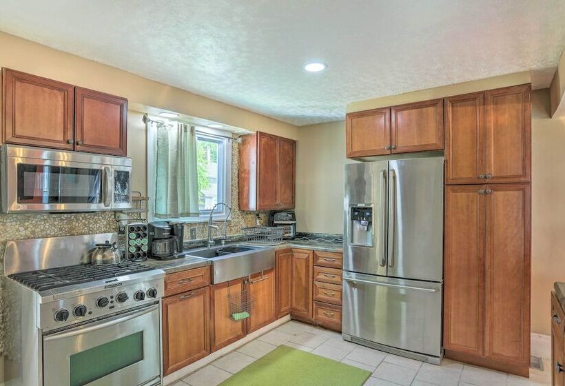 Unique Sandusky Home ~ 2 Blocks To Downtown!