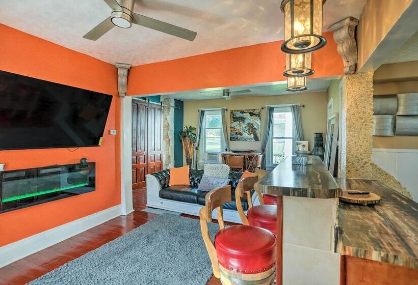 Unique Sandusky Home ~ 2 Blocks To Downtown!