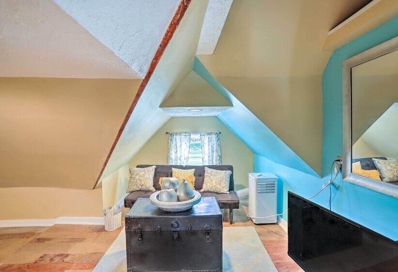 Unique Sandusky Home ~ 2 Blocks To Downtown!