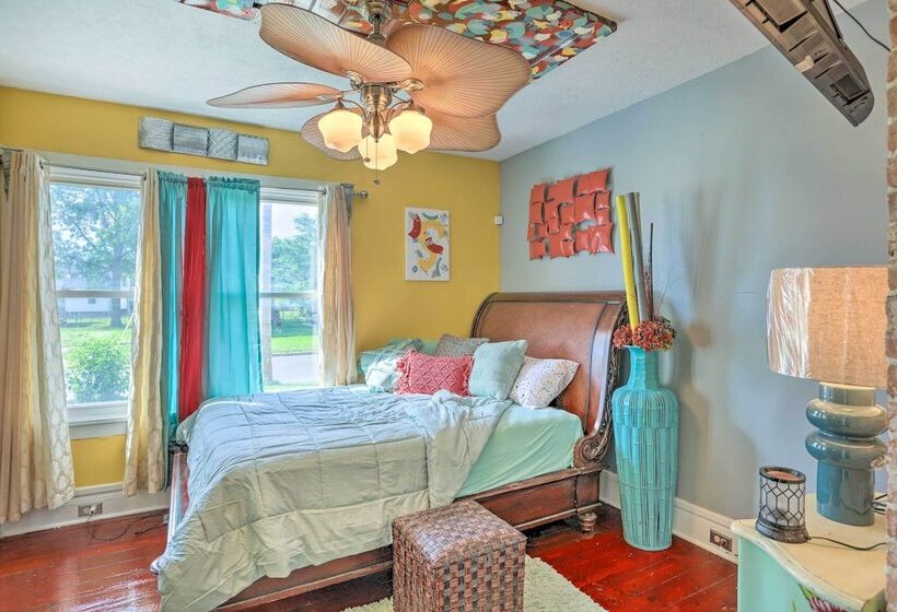 Unique Sandusky Home ~ 2 Blocks To Downtown!