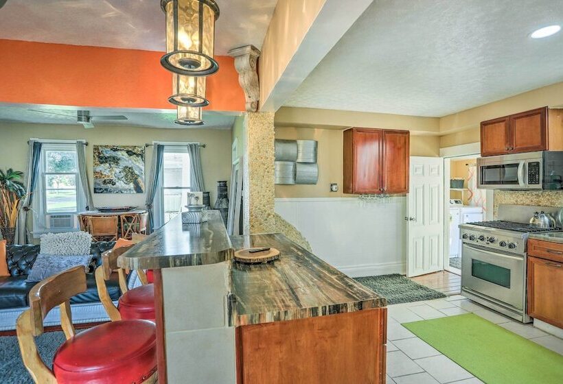 Unique Sandusky Home ~ 2 Blocks To Downtown!