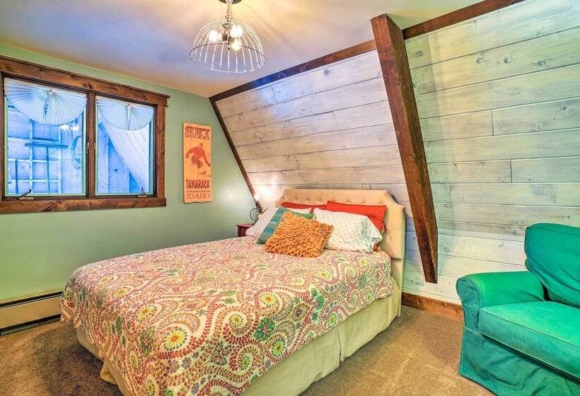 Cascade A Frame Cabin W/ Lake Views!