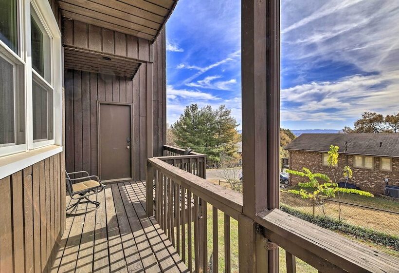 Updated Kingsport Home W/ Deck + Mtn Views!