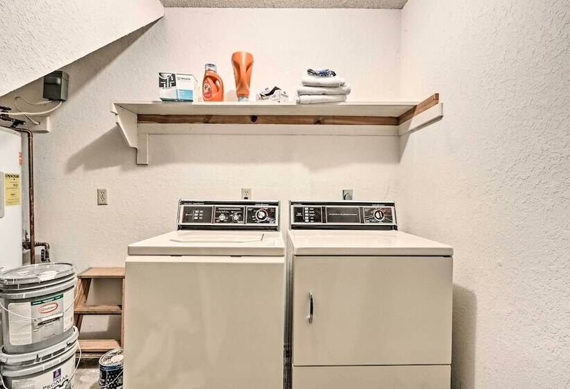 Lake View Margaritaville Retreat W/ Screened Porch