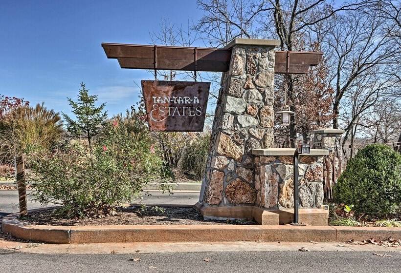 Lake View Margaritaville Retreat W/ Screened Porch