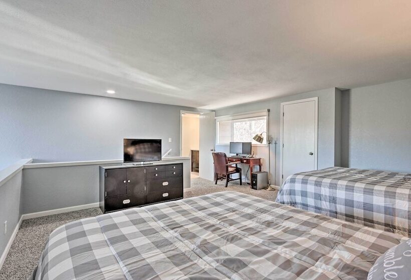 Lake View Margaritaville Retreat W/ Screened Porch