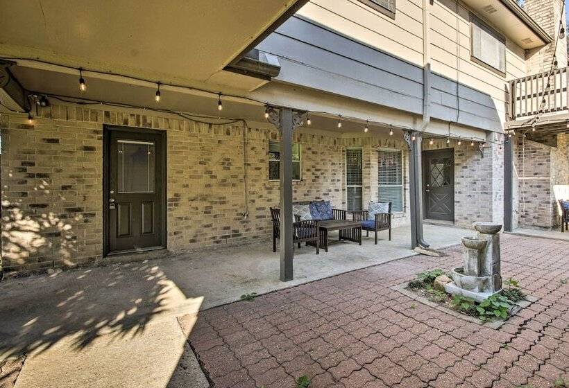 Updated Richmond Escape W/ Pool + Guest House