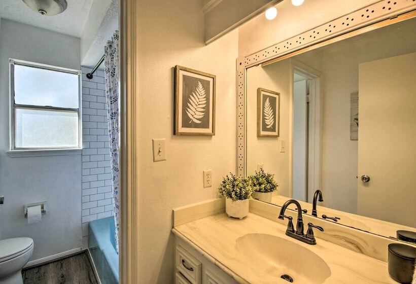 Updated Richmond Escape W/ Pool + Guest House