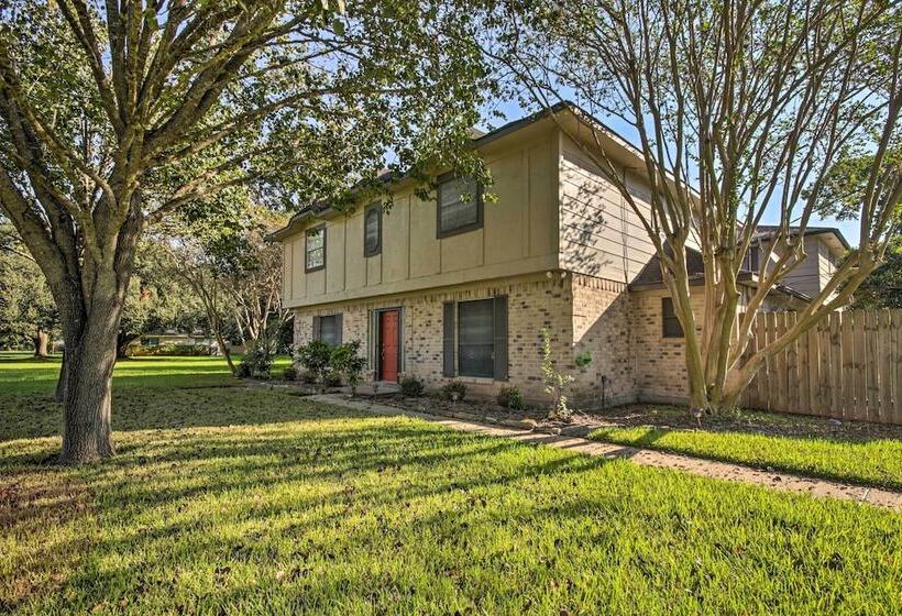 Updated Richmond Escape W/ Pool + Guest House