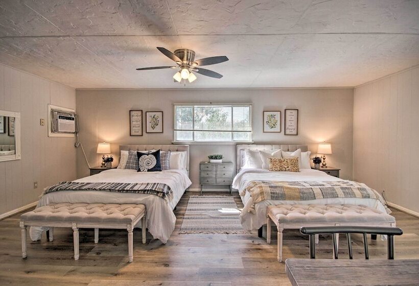 Updated Richmond Escape W/ Pool + Guest House