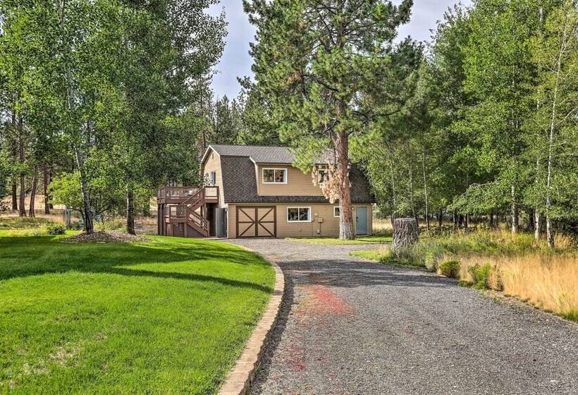 Upscale Bend Barn W/ Deck   Close To Trails!