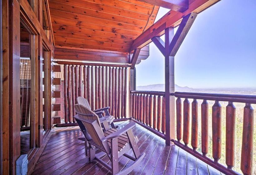 Upscale Sevierville Retreat W/ Deck & Hot Tub!