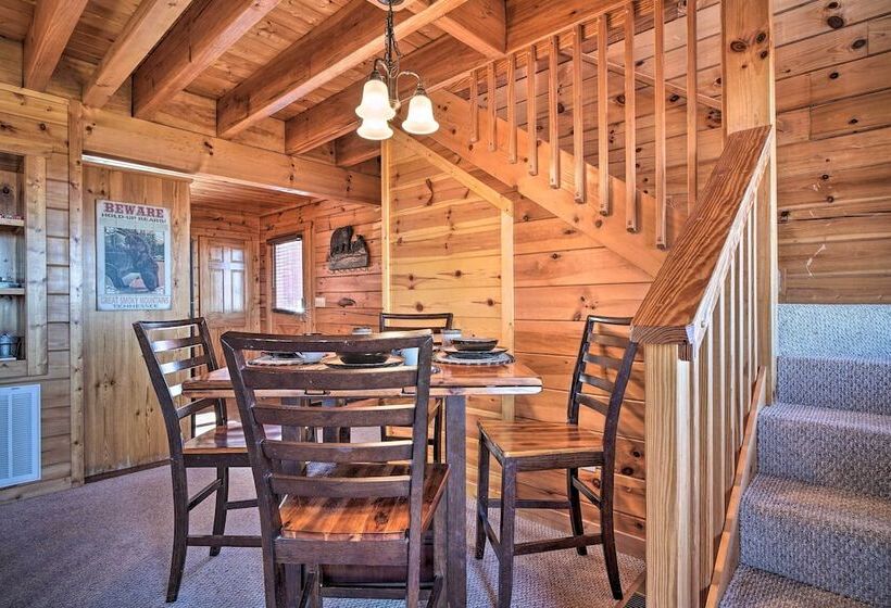 Upscale Sevierville Retreat W/ Deck & Hot Tub!