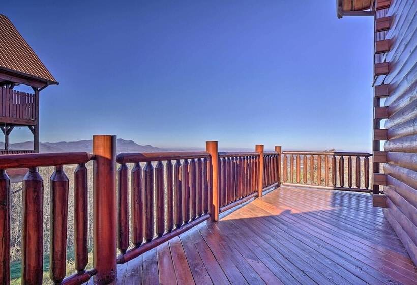 Upscale Sevierville Retreat W/ Deck & Hot Tub!