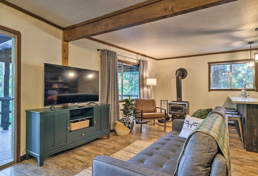 Near Trails: Cabin W/ 2 Level Deck In Twain Harte