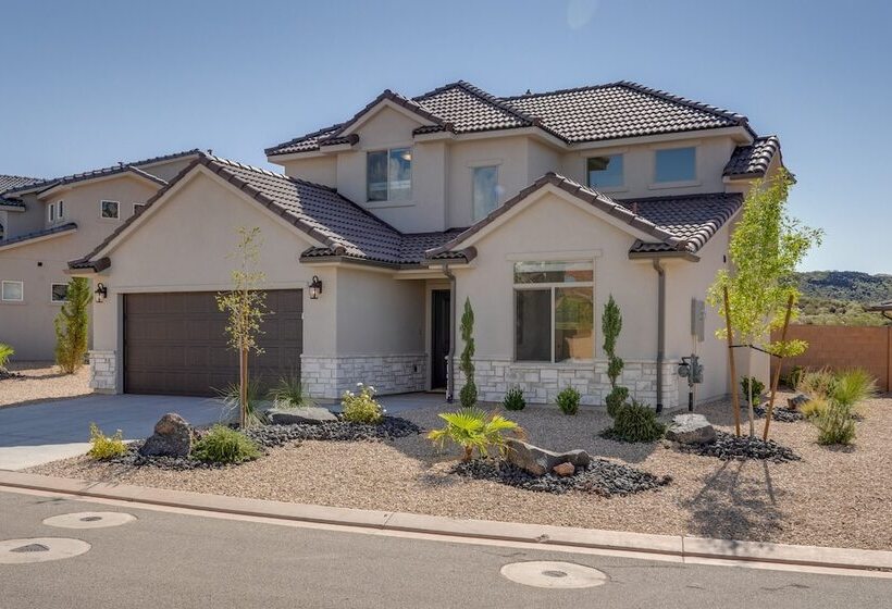 Patio, Game Room & Pool Access: Washington Gem