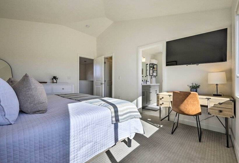 Patio, Game Room & Pool Access: Washington Gem