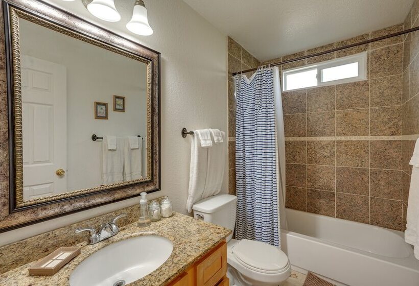 Vallejo Home W/spacious Deck, Hot Tub & Views