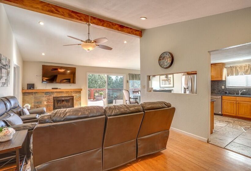 Vallejo Home W/spacious Deck, Hot Tub & Views