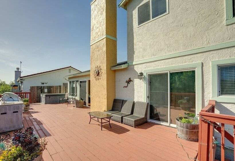 Vallejo Home W/spacious Deck, Hot Tub & Views
