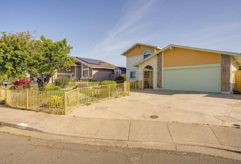 Vallejo Home W/spacious Deck, Hot Tub & Views