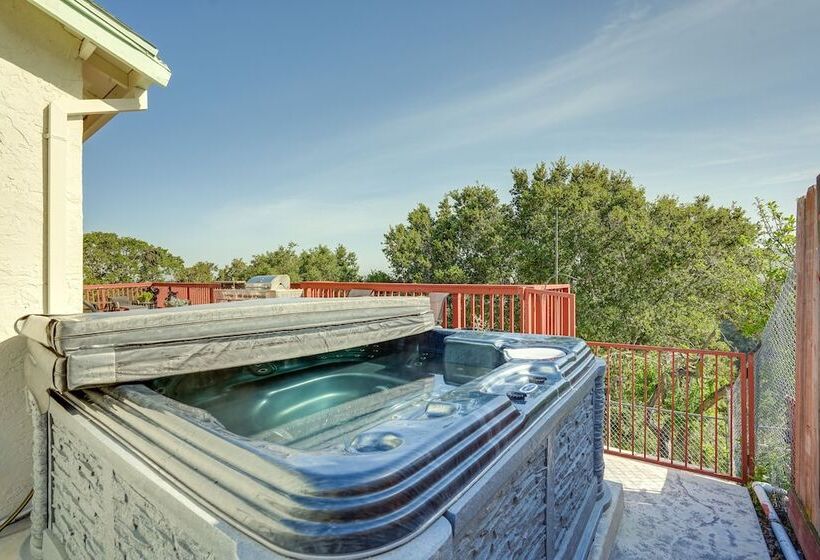 Vallejo Home W/spacious Deck, Hot Tub & Views