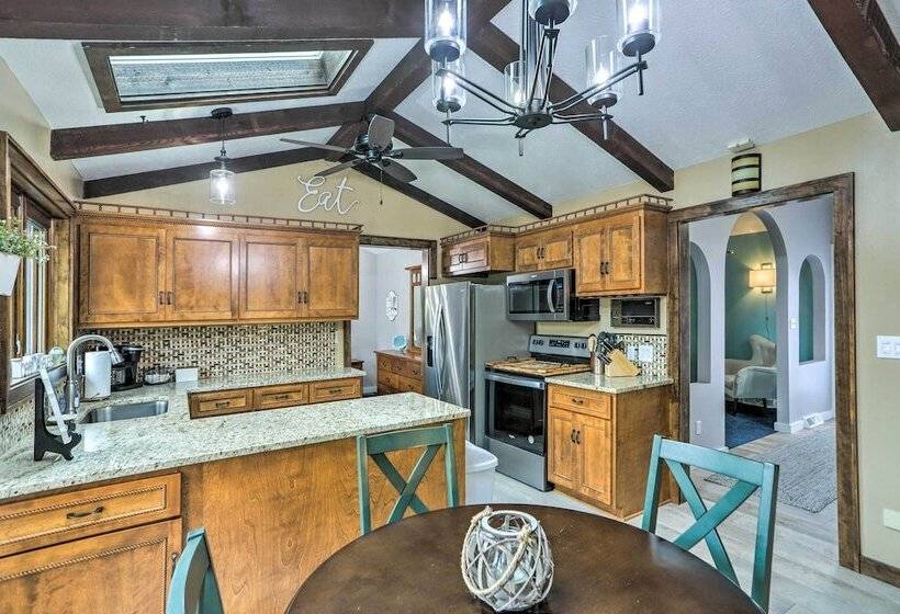 Vermilion River Home W/ Hot Tub & Private Dock!