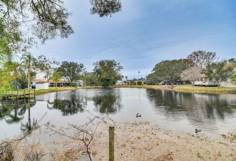 Vibrant Largo Home: Heated Pool, Lake Views!