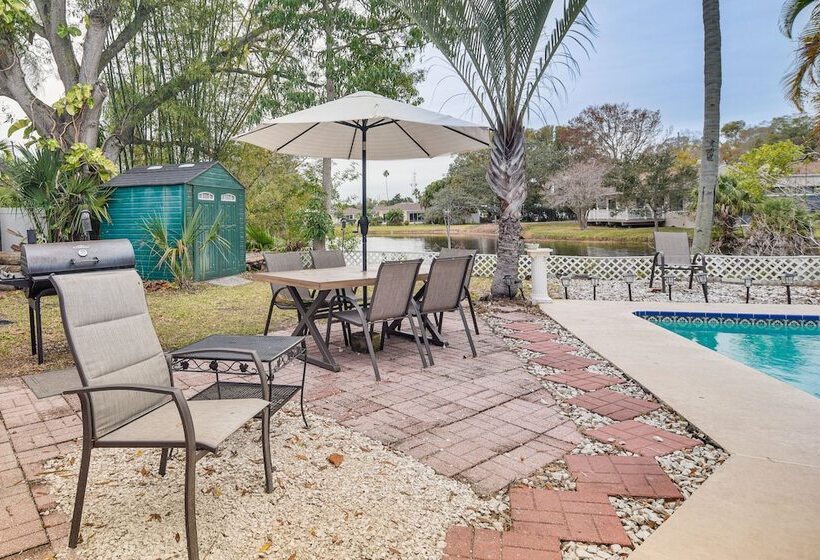 Vibrant Largo Home: Heated Pool, Lake Views!