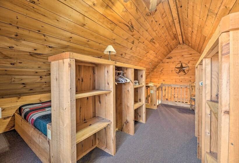 Warm & Woodsy Rothbury Escape W/ Loft & Porch