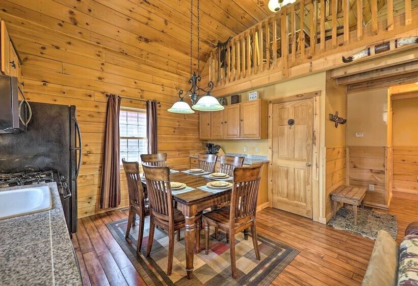 Warm & Woodsy Rothbury Escape W/ Loft & Porch