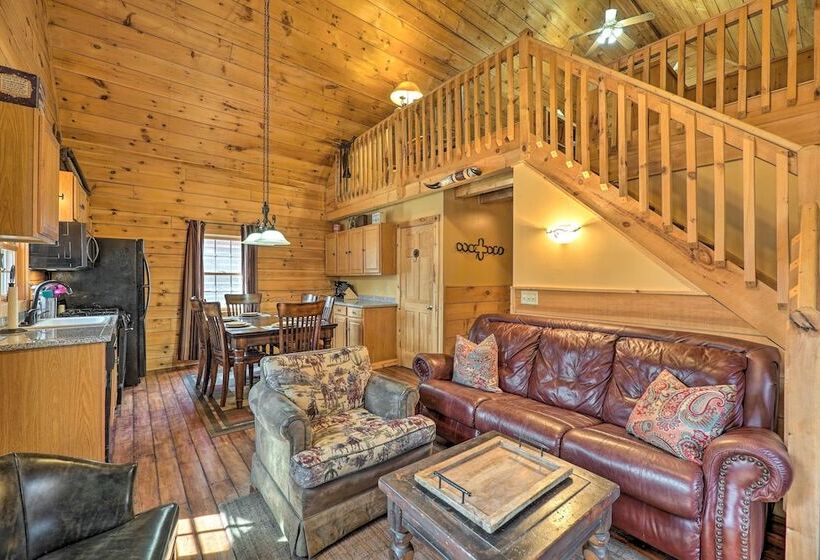 Warm & Woodsy Rothbury Escape W/ Loft & Porch