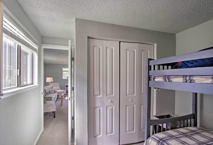 Waterfront Anderson Island Home W/kayaks