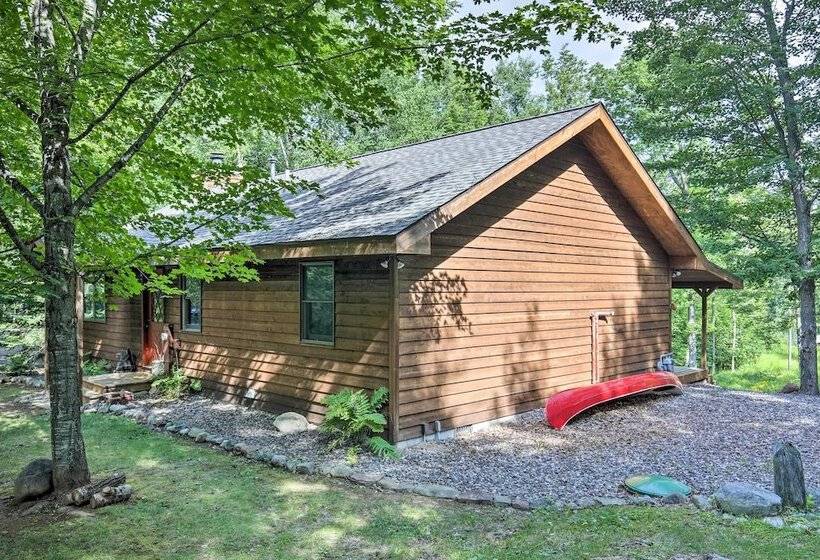 Waterfront Cottage W/ Dock On Papoose Lake!