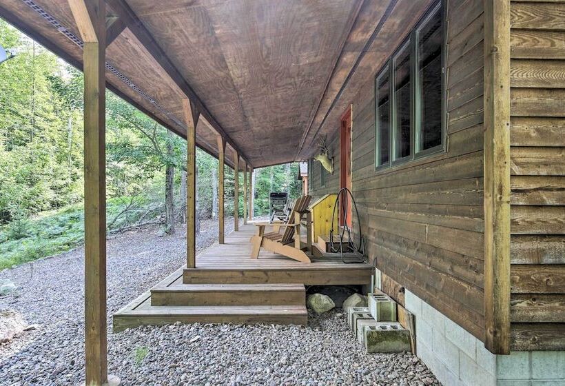 Waterfront Cottage W/ Dock On Papoose Lake!