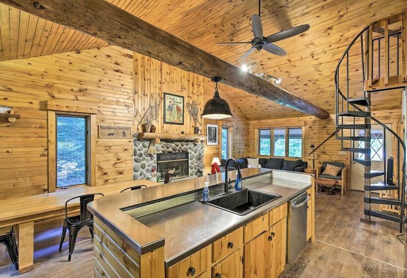 Waterfront Cottage W/ Dock On Papoose Lake!