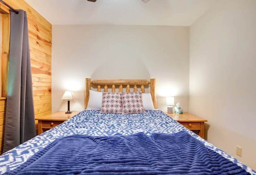 Waterfront Cottage W/ Dock On Papoose Lake!