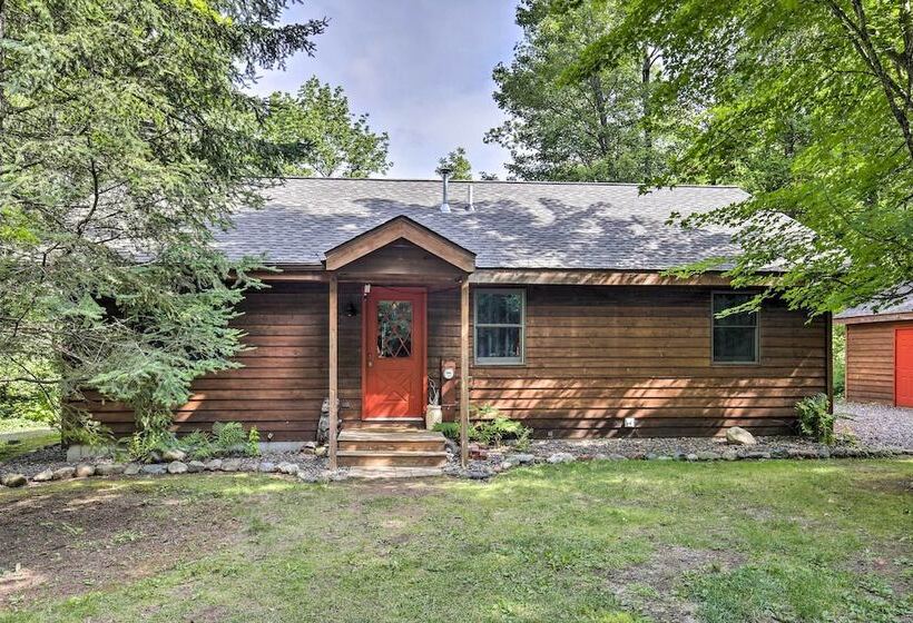 Waterfront Cottage W/ Dock On Papoose Lake!