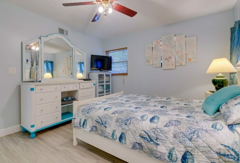 Waterfront Crystal River Hideaway W/ Canal Access!