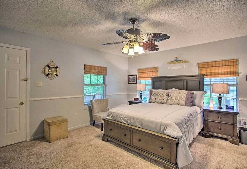 Cedar Creek Reservoir Home W/ Private Boat Launch!