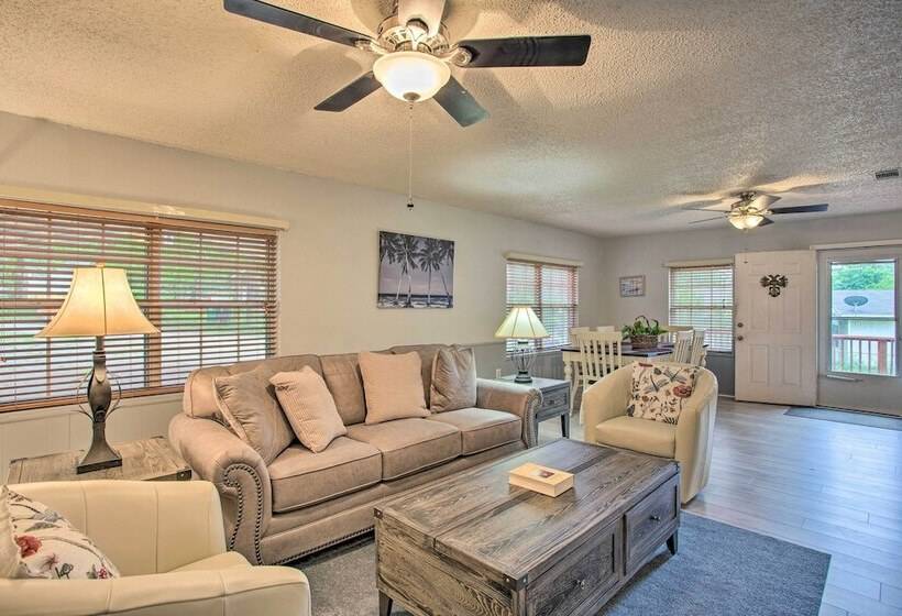 Cedar Creek Reservoir Home W/ Private Boat Launch!