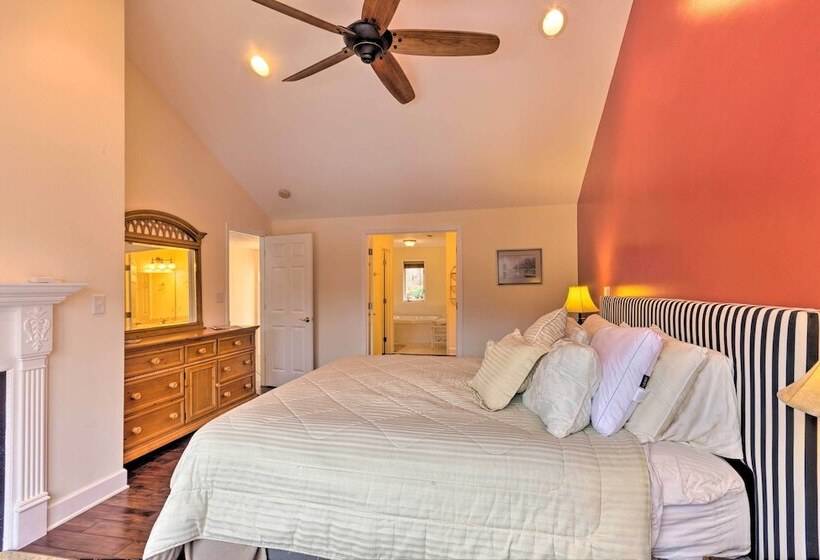 2 Story Deck: Waterfront Lake Lure Home!