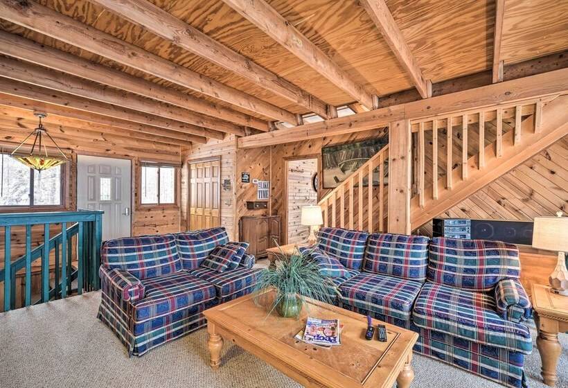 Waterfront Nelson Lake Cabin W/ Boat Dock!