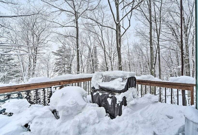 Waterfront Nelson Lake Cabin W/ Boat Dock!
