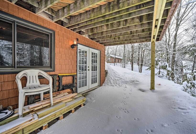 Waterfront Nelson Lake Cabin W/ Boat Dock!